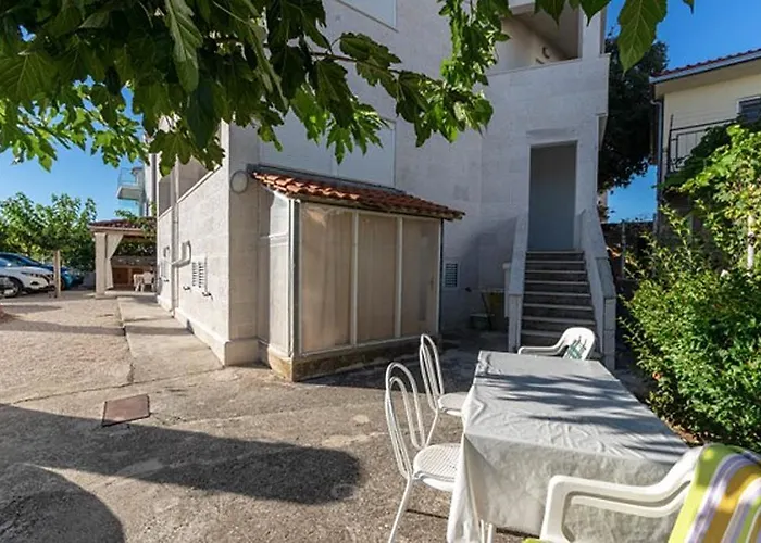 Appartement By The Sea - 12820 *