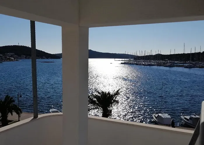 Appartement By The Sea - 12820